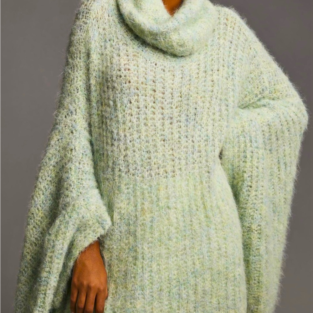 Sweater /poncho style